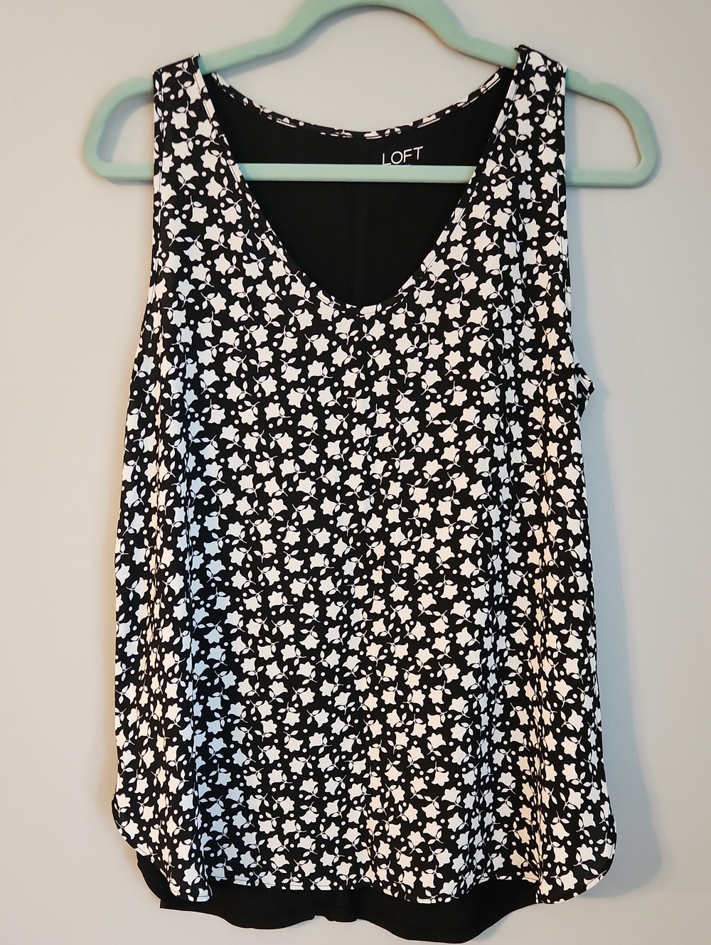 LOFT Black and White Floral-Print Sleeveless V-Neck Tank